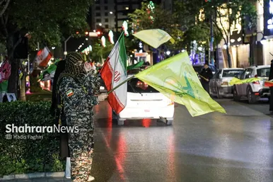 گزارش تصویری | پنجاه‌ودومین موج از حضور حماسی شبانه مردم مشهد در خیابان‌ها