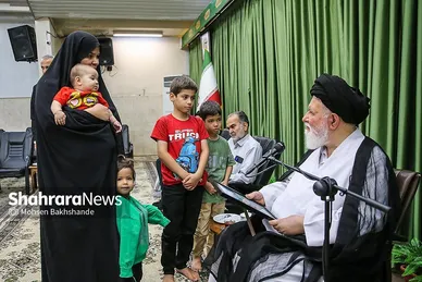 گزارش تصویری | دیدار آیت الله علم الهدی با خانواده شهدای هوافضای سپاه در جنگ ۱۲ روزه