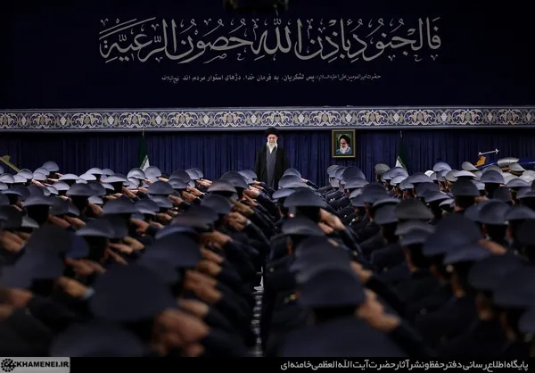 رهبر معظم انقلاب: انتخابات پرشور و حضور مردم در راهپیمایی ۲۲ بهمن نشانه اقتدار ملی است + فیلم و عکس