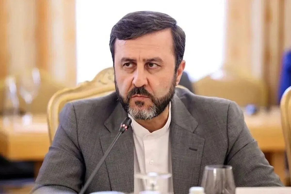 غریب‌آبادی: ایران به دنبال نگه‌داشتن کشتی‌ها پشت تنگه هرمز نیست