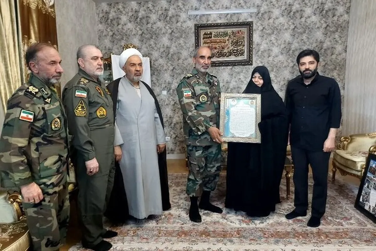 دیدار فرمانده نیروی زمینی ارتش با خانواده سپهبد شهید موسوی