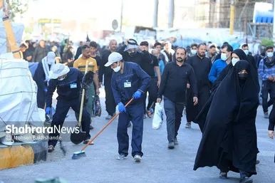 نظافت و رفت و روب معابر نجف اشرف توسط پاکبانان مشهدی در روز اربعین