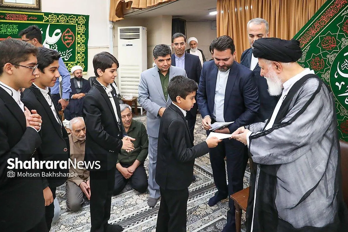 یک عیددیدنی شیرین | روایت سنت حسنه عیددیدنی سادات در روز غدیر به میزبانی دفتر آیت‌الله علم‌الهدی