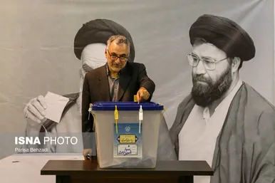عکس‌هایی از حضور چهره‌های سیاسی پای صندوق‌های رأی