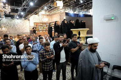 عرض ارادت قهرمانان ورزش ایران در حرم مطهر رضوی