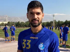 مهدی&zwnj;پور بازی استقلال با هوادار را از  دست داد