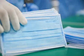 ماجرای دیده شدن کرم در ماسک&zwnj;&zwnj;ها و واکنش دکتر مردانی به آن + فیلم
