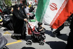 گزارش تصویری| راهپیمایی کالسکه سواران در اربعین رهبر شهید انقلاب در مشهد