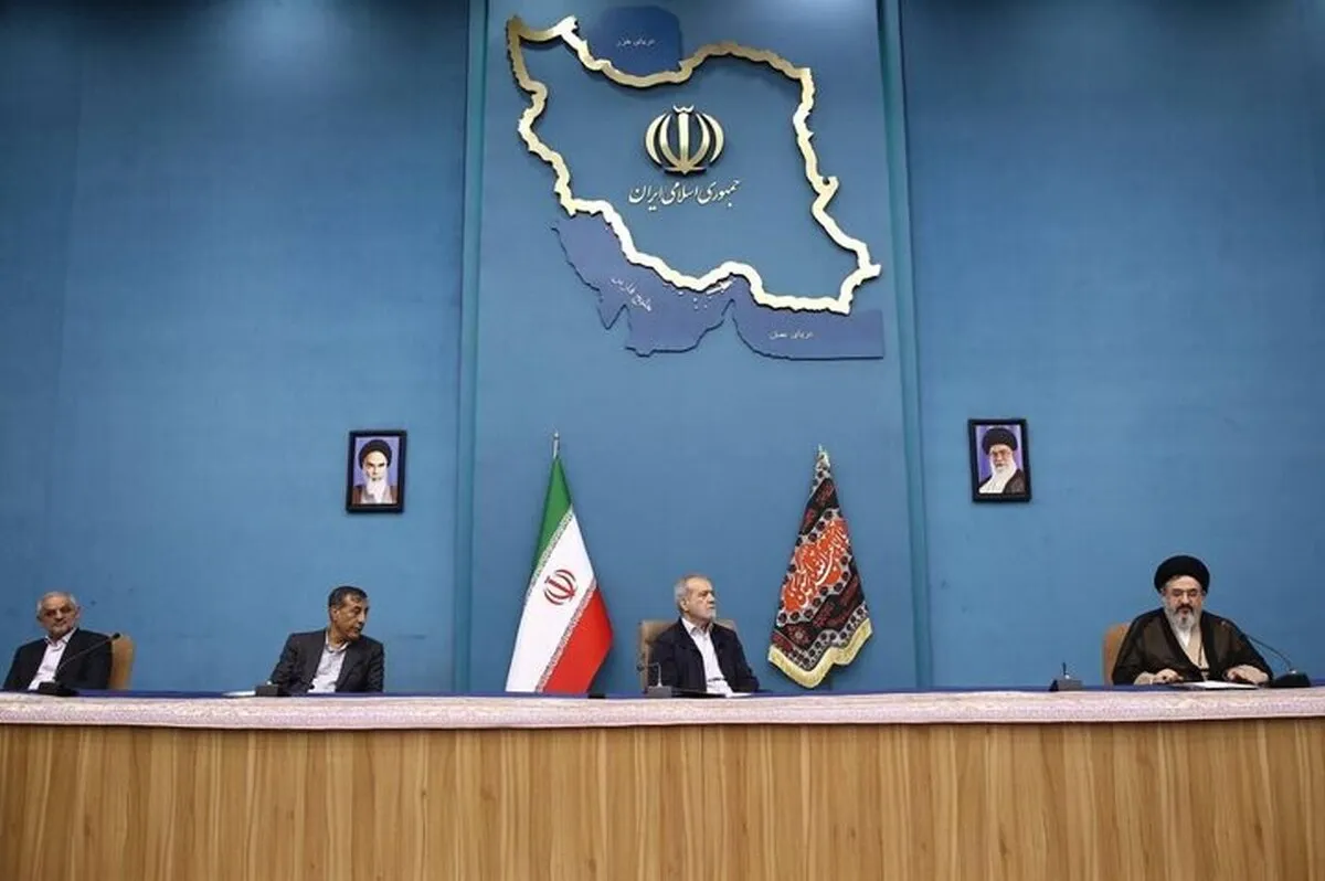 دیدار جمعی از روحانیون و علما با پزشکیان