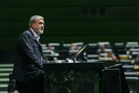 رئیس کمیسیون امنیت ملی: ایران تمامی پایگاه&zwnj;های آمریکا در منطقه را هدف مشروع می&zwnj;داند |  مردم در صورت لزوم برای حضور در جنگ ثبت&zwnj;نام می&zwnj;کنند