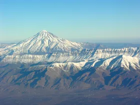 ویدئو| نمایی زیبایی از دماوند و رشته کوه البرز