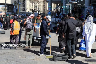 نظافت و رفت و روب معابر نجف اشرف توسط پاکبانان مشهدی در روز اربعین
