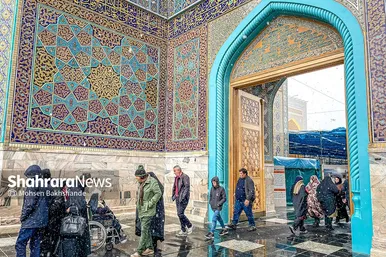 بارش اولین برف پاییزی در حرم مطهر رضوی
