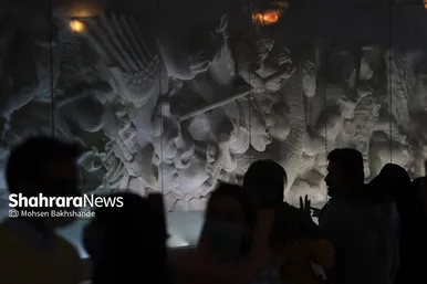 حضور گردشگران در آرامگاه فردوسی در نوروز ۱۴۰۱