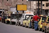 ویدئو | بزرگراه بین‌المللی حلب دمشق در سوریه در اعتراض به گرانی سوخت مسدود شد