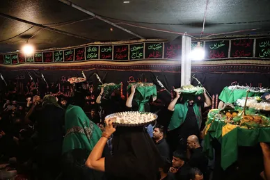 آیین سینی گردانی حضرت قاسم علیه السلام در شب هشتم محرم