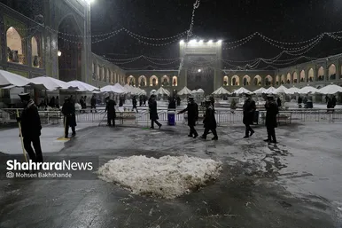 بارش برف زمستانی در حرم مطهر رضوی