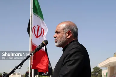رونمایی از ١۵٠ دستگاه ون و اتوبوس با حضور وزیر کشور در مشهد