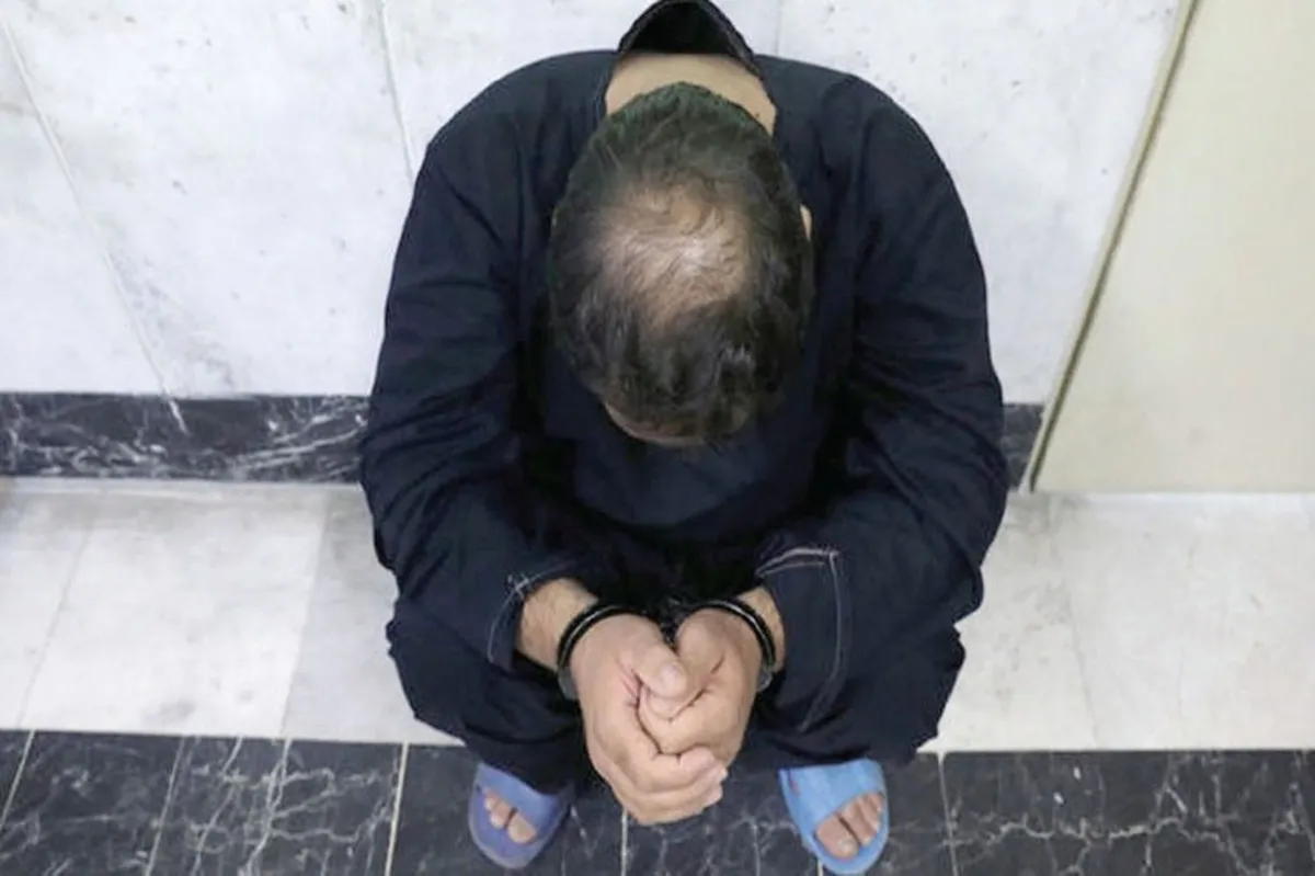 پزشک متخصص غدد، قلابی از آب درآمد