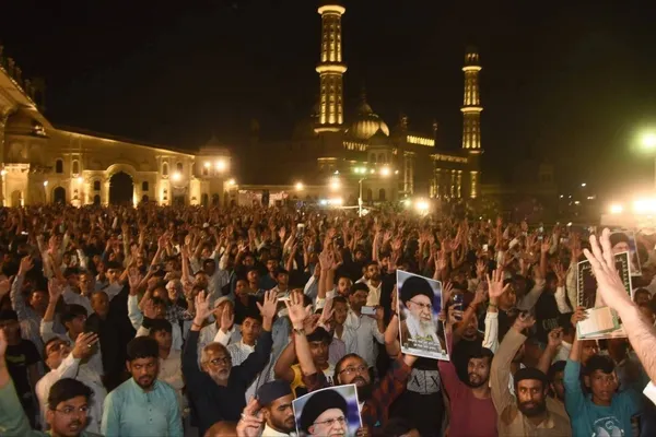 مراسم اربعین رهبر شهید در لکهنو هند + فیلم و عکس