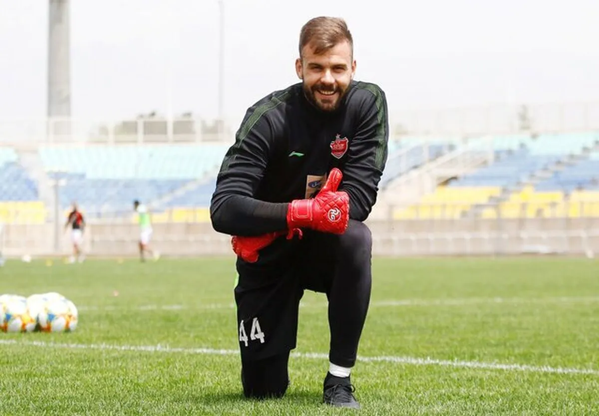 پرسپولیس باید دست به جیب شود