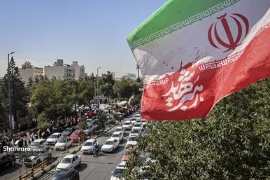 گزارش تصویری | تشکیل بزرگترین زنجیره انسانی جان فدا توسط مردم و دانشجویان مشهدی در دانشگاه فردوسی