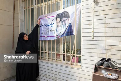گزارش تصویری | بانوان مشهدی برای مردم حاضر در خیابان ها غذای نذری می پزند