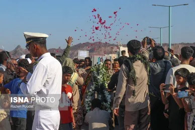 گزارش تصویری | تشییع پیکر شهید «قدرت زرنگاری» - جزیره هرمز