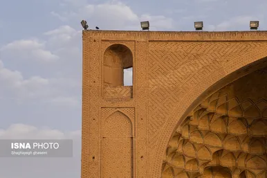 گزارش تصویری | آسیب‌های مساجد تاریخی اصفهان؛ ما هم مقصریم!