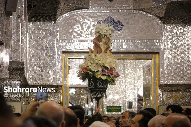 گزارش تصویری | آیین سنتی تعویض پوش ضریح مطهر امام رضا (ع)