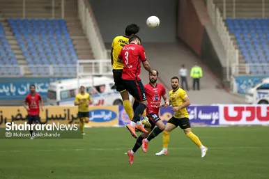 بازی دو تیم نساجی مازندران و سپاهان اصفهان در لیگ برتر