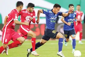 همه نگاه&zwnj;ها به بازی استقلال و پرسپولیس| دربـی قهـرمانــی
