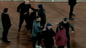 جنجال کنار زمین | اخراج همزمان زارع و خداداد پس از درگیری تند + فیلم