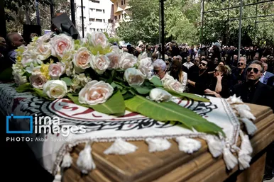 گزارش تصویری | تشییع پیکر زنده‌یاد «حسین خواجه امیری» (ایرج)