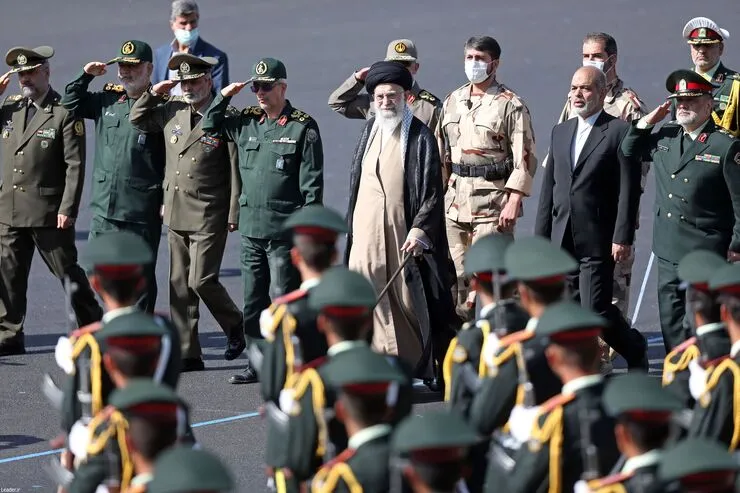 ویدئو| لحظاتی از سان‌دیدن فرمانده کل قوا از یگان‌های حاضر در مراسم دانش‌آموختگی دانشجویان دانشگاه‌های افسری