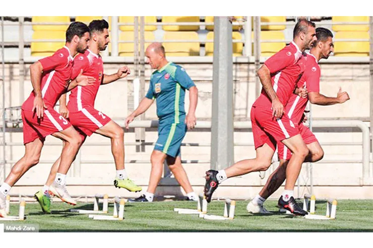 پرسپولیسی‌ها اعتصاب کردند