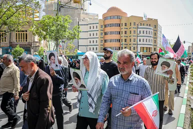 راهپیمایی ضدصهیونیستی نمازگزاران مشهدی و حمایت از عملیات وعده صادق سپاه