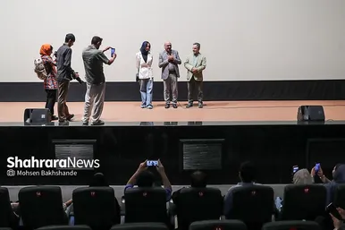 گزارش تصویری | اکران مردمی فیلم «ناجورها» در سینما هویزه مشهد