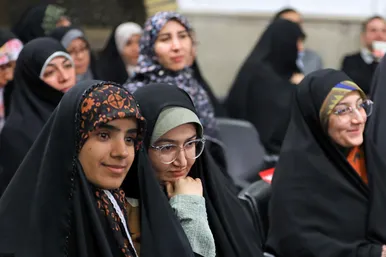 دیدار جمعی از شاعران و اهالی فرهنگ و ادب فارسی با رهبر انقلاب