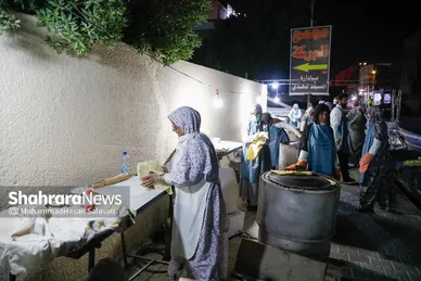 گزارش تصویری | نذر نان در مسیر کربلا