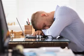 آیا چرت روزانه برای مغز مفید است؟ | محققان پاسخ می&zwnj;دهند