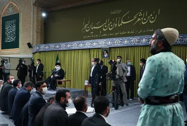 دیدار شاعران و اساتید ادبیات فارسی با رهبر انقلاب