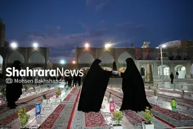 طولانی&zwnj;ترین سفره افطار مشهدی&zwnj;ها همزمان با میلاد کریم اهل بیت (ع) پهن شد (۷ فروردین ۱۴۰۳) + فیلم
