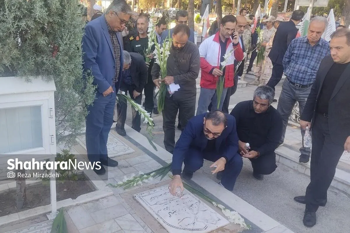 تجدید میثاق مدیران دستگاه‌های اجرایی خراسان‌رضوی با آرمان‌های شهدا در آستانه هفته دولت + فیلم