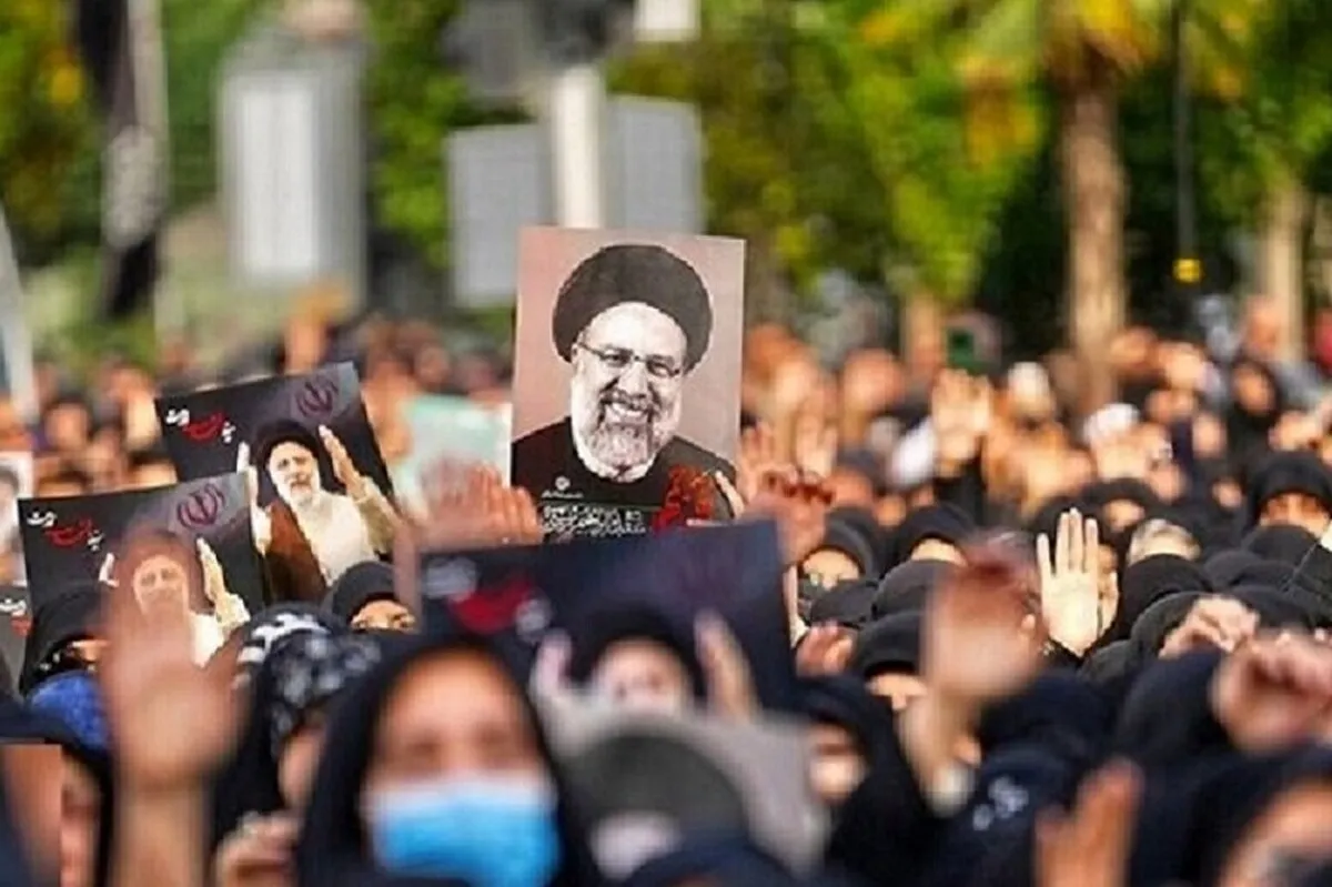 عَلَم خدمت شهیدان بر زمین نمی‌افتد