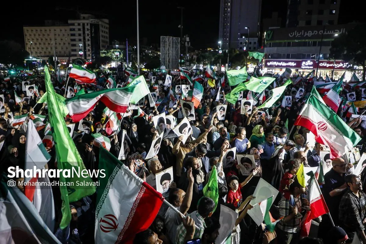 اجتماع باشکوه مردم مشهد در حمایت از اقدامات نیروهای مسلح جمهوری اسلامی ایران و عملیات بشارت فتح + فیلم