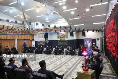 دیدار جمعی از خبرنگاران و کارمندان مؤسسه فرهنگی شهرآرا با نماینده ولی‌فقیه در خراسان‌رضوی