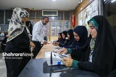 عکس‌هایی از دور دوم انتخابات ریاست جمهوری در مشهد (۵)