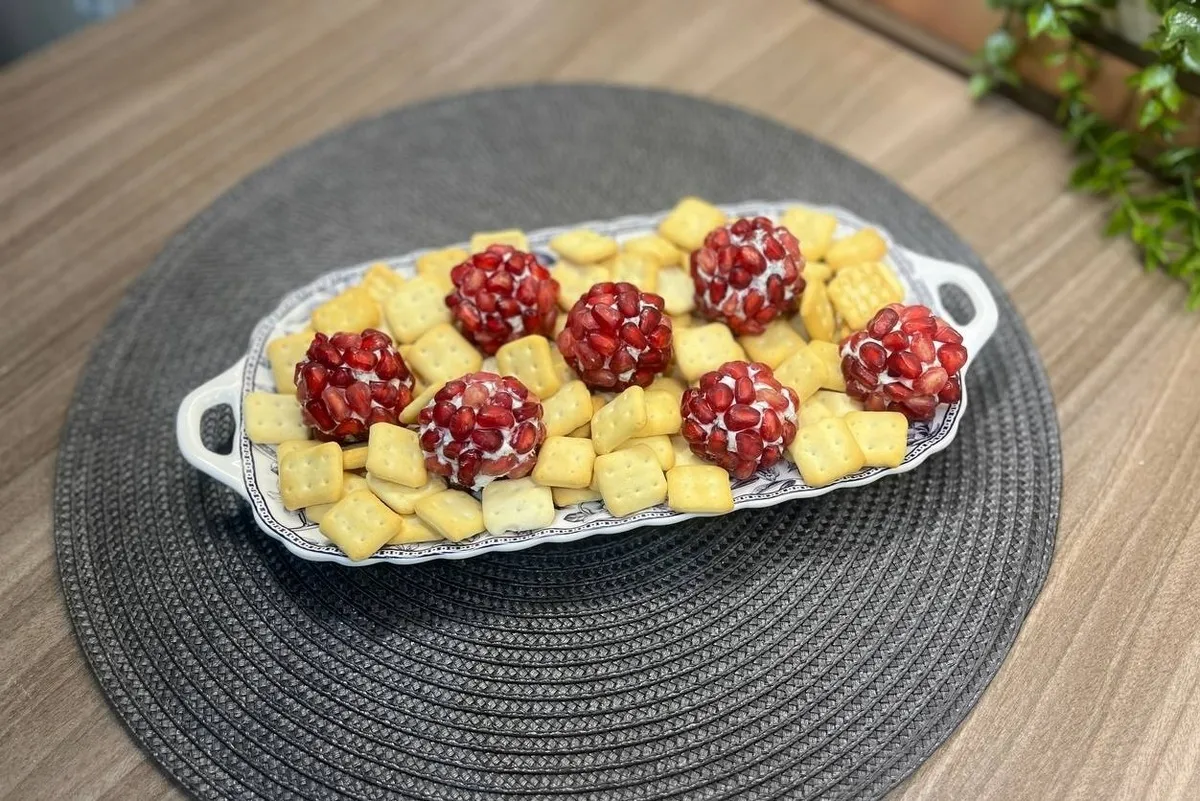 طرز تهیه دسر «توپک یلدایی» | پیش‌غذایی ساده و شیک برای شب یلدا