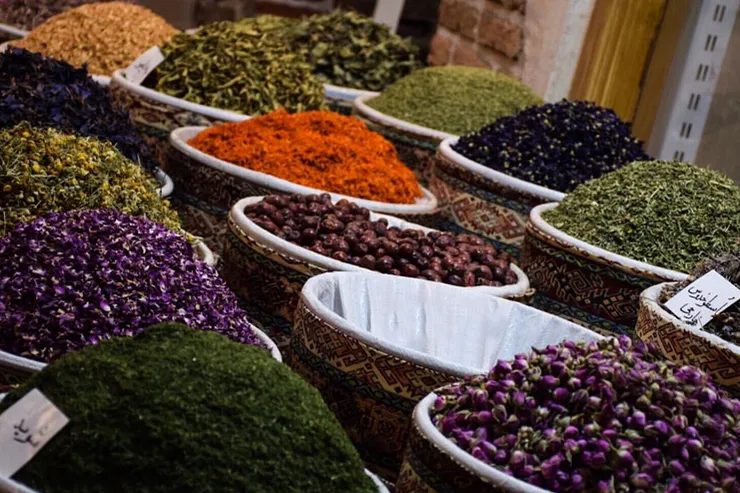 تکثیرِ مکرر دکانِ عطاری در مشهد